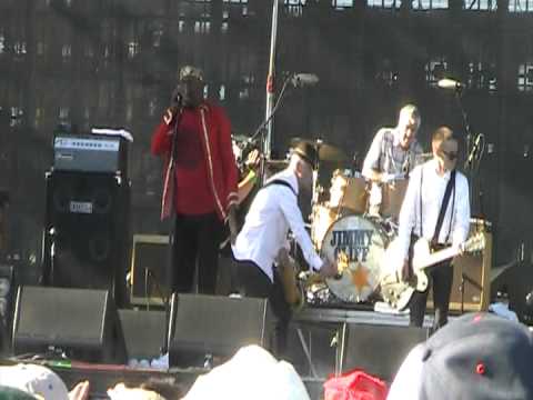 Jimmy Cliff and Tim Armstrong - You Can Get it if You Really Want - Coachella 2012 (week 2)