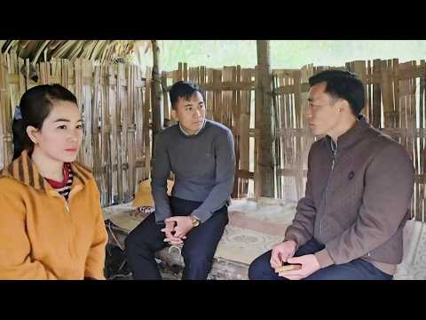 Bao arrived and told Hang about Nhat's situation and offered him some advice