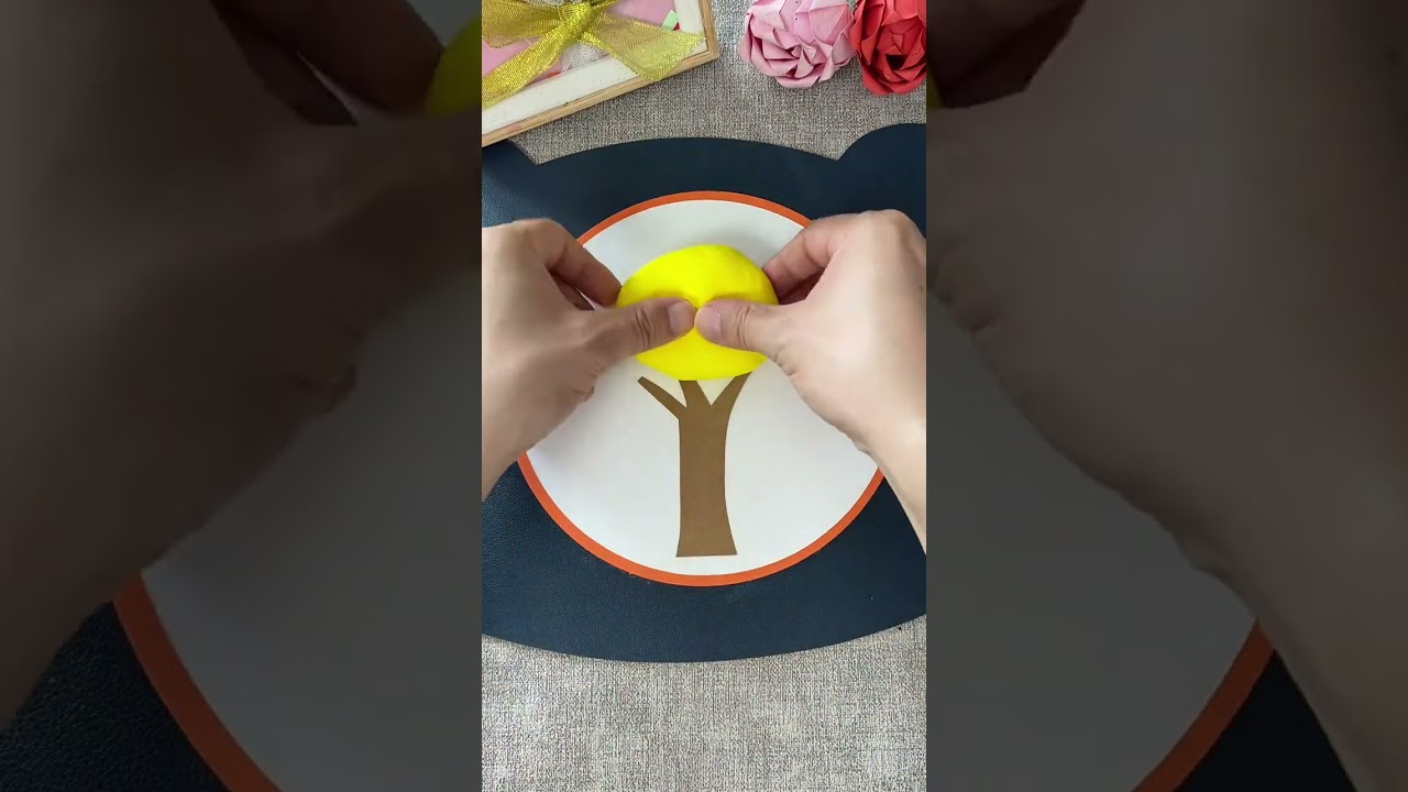 Fall is here, easy and beautiful fall craft ideas for kids to do together! #parent and child crafts