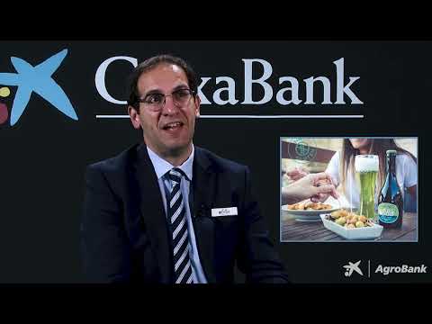 Iván Caelles produce la primera cerveza verde de oliva del mundo.