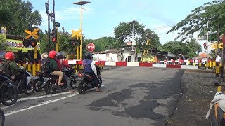 Download lagu Setelah Sekian Lama, Akhirnya Beroperasi Juga! - Perlintasan KA Dishub Ketintang Selatan Surabaya mp3