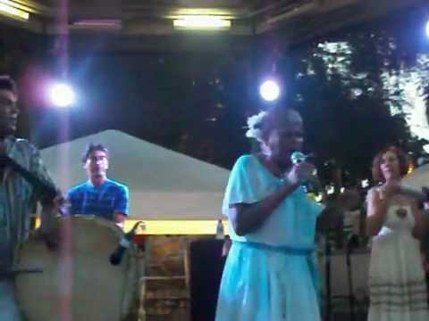 Tirar Onda - Dona Cila do Coco.