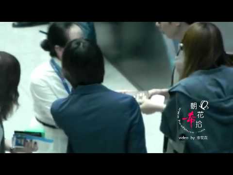 110609 Super Junior Heechul & f(x) Victoria Airport fancam