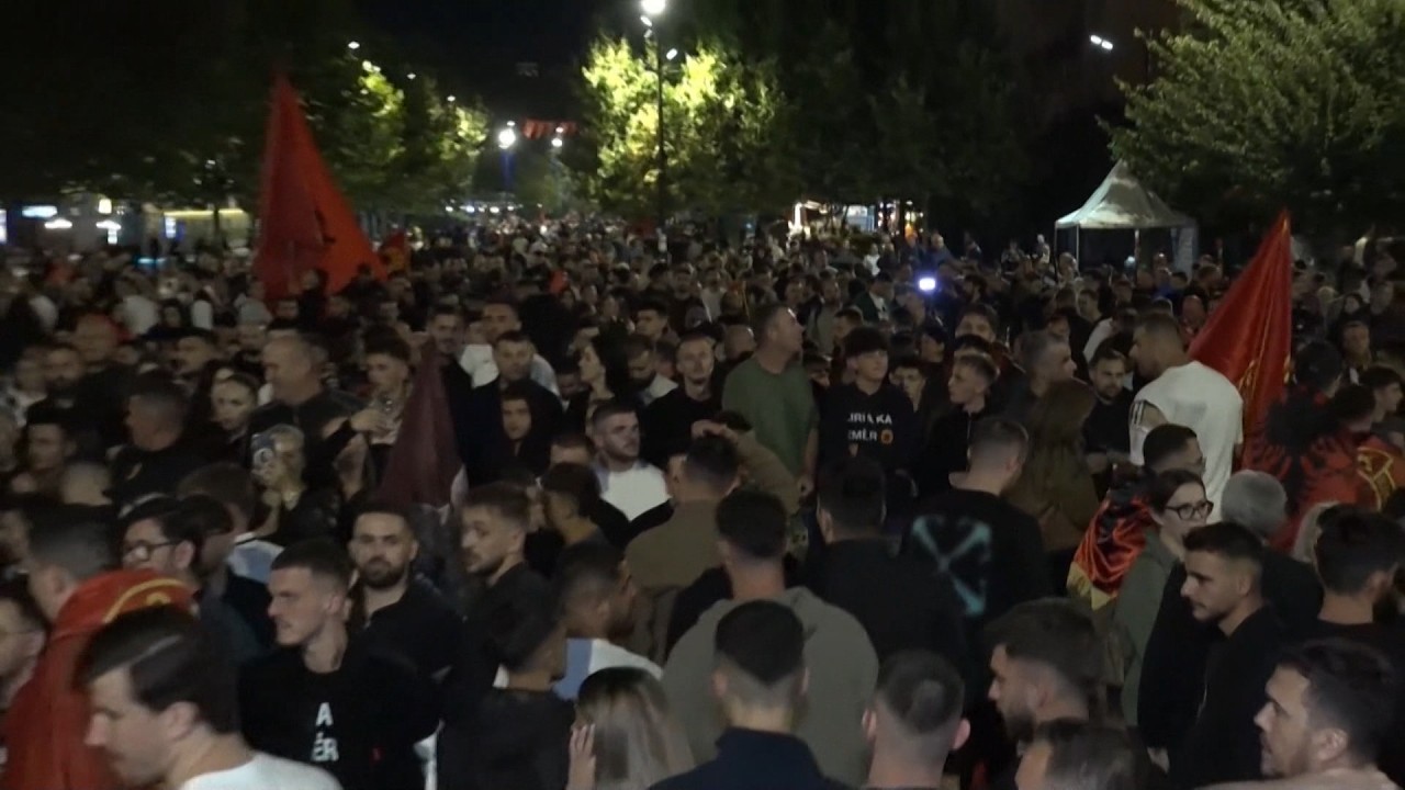 “Jo në emrin tim” vijojnë protestat në Kosovë/Prishtina ngrihet në këmbë kundër vendimit të Gjykatës Speciale