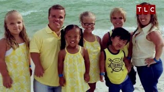 Coordinating Outfits for the Whole Family | 7 Little Johnstons