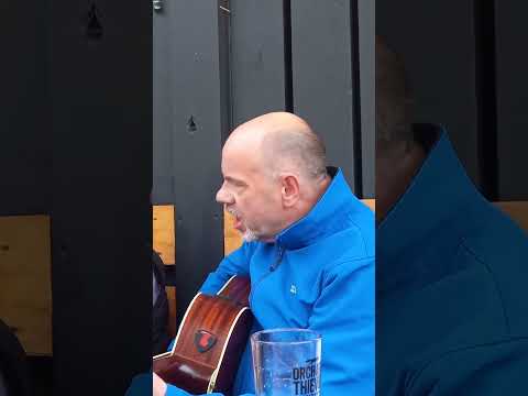 Billy O'Brien - Little Ol Wine Drinker Me