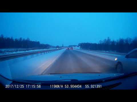 На трассе Уфа-Оренбург девушка не справилась с управлением и улетела в кювет