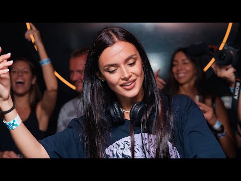 Super cool songs remixed from the 70s, 80s, 90s . Let's enjoy and remember beautiful memories