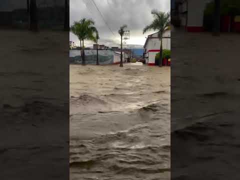 Tuluá Valle Del Cauca Colombia Creciente del río Tuluá.