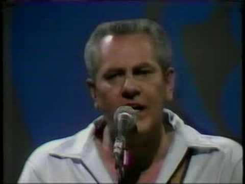 Seldom Scene on Tommy Hunter Show - Wait a Minute