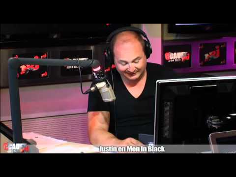 Justin en Men In Black - C'Cauet sur NRJ