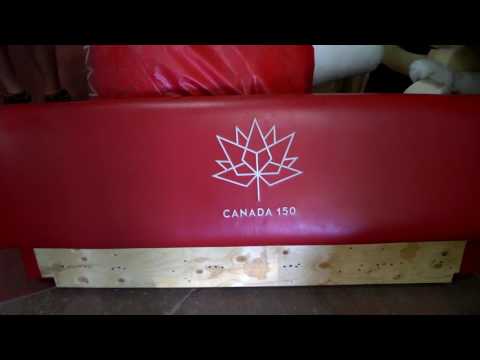 Red Couch Tour - Couch Repair/Réparation du Sofa, NL/TNL - vlog 18