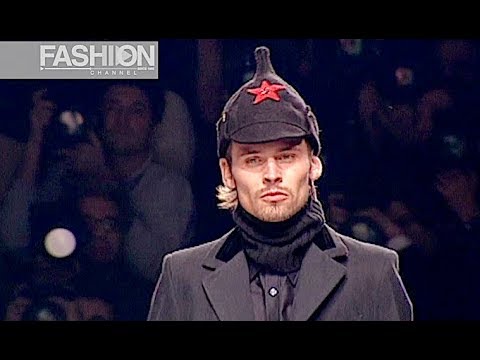 MOSCHINO Menswear Fall 2004 2005 Milan - Fashion Channel