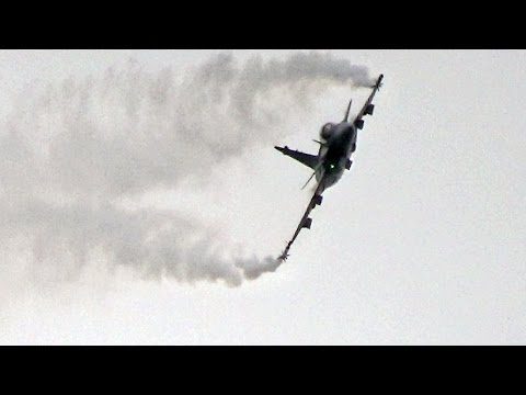 Loud!! JAS-39 Saab Gripen Passes