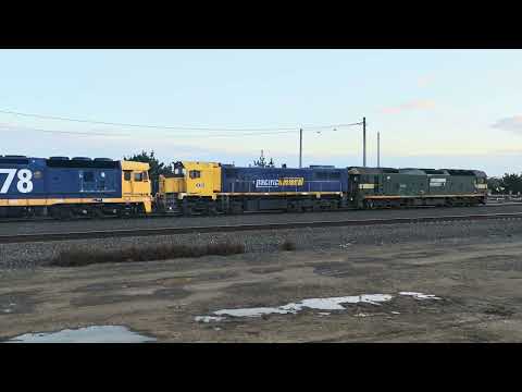 Pacific National G523 X50 8178 9711V Grain train Tottenham