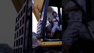 Download lagu operator excavator Beko cilik mp3 Download lagu operator excavator Beko cilik mp3