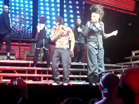 Janet Jackson with Nelly on the Rockwitchu Tour!