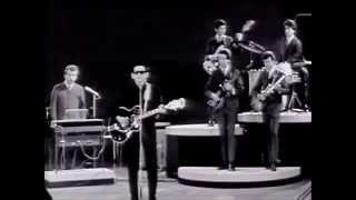 Roy Orbison - Running Scared  (Live in 1965 at The BBC Monument Concert)