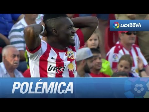 Polémica: Angeleri derriba a Thievy en el borde del área