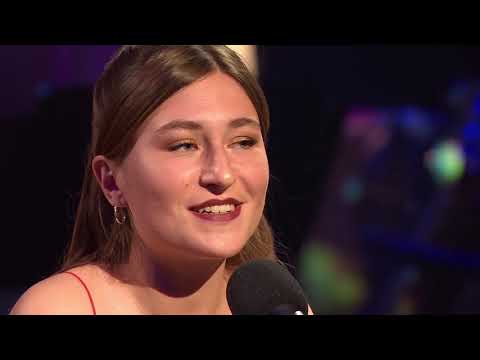 Mared Williams | 'Dolig Dan y Lloer