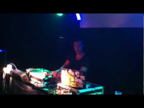 DJ TAYONE plays 2D NOIZE - Triplete @ Istanbul Cafè