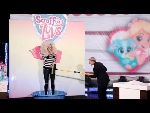 エレンは、彼女のスクランブルライターをクリーンアップします。 (Ellen Cleans Up Her Scruffy Writer)