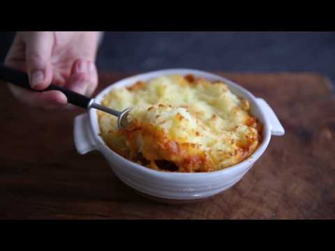 download lagu mp3 mp4 Thai Red Curry Chicken Pie, download lagu Thai Red Curry Chicken Pie gratis, unduh video klip Thai Red Curry Chicken Pie