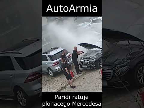 Gaszenie płonącego Mercedesa #pardi #mercedes #płonące #auto #autoarmia #pożar #auta