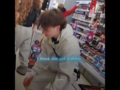 Sie wurde eifersüchtig auf Noah und Sunday! 😭🙈 #shorts #kalogerasisters #fyp