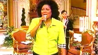 Juanita Bynum Goes in and the Crowd goes into a Praise Break!