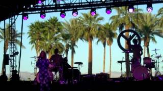 Yelle - Coca sans bulles - Live @ Coachella 2015 - HD