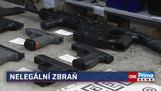 Jak těžké je koupit v ČR nelegální zbraň? Rakušané mluví o „zbraňovém eldorádu“
