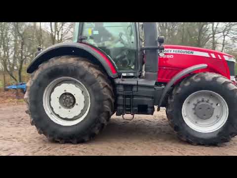 Video: Massey Ferguson 8690 tractor 1