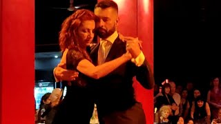 Moira Castellano y Javier Rodríguez. La esquina (Demare) Milonga Malena 10dic22 (2/4)