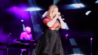 Kelly Clarkson "How I Feel" (KC Classics) Live 8/21/15 Wheatland, CA [3rd Row]