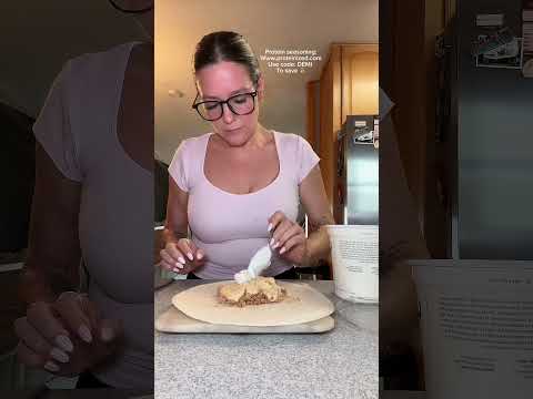 HOW TO MAKE TACO BELL CRUNCH WRAP AT HOME!