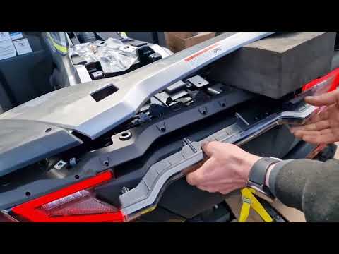 Jak doposażyć środkowego LEDa w CFMOTO 625? position light cf moto tylna listwa led cforce 600