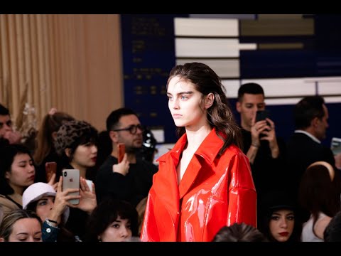 "TILT SYSTEM": Gilberto Calzolari FW 2020-21 Runway Show