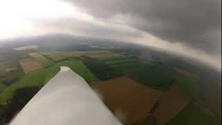 preview picture of video 'Seglerschlepp im Regen, Heidmoor Juli 2012, GoPro HD Hero 2'