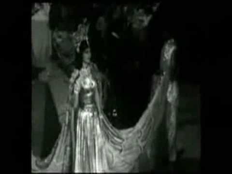 Maria Callas in New York as Cleopatra