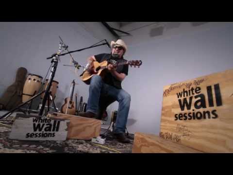 White Wall Sessions Mat D 