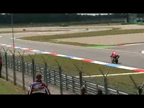 Moto GP Assen 2008 - Stoner brakes