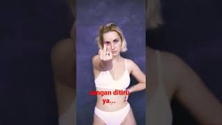 Ada yang Nakal dengan Tangannya#shorts#cewekbikini