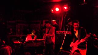 01  Downside of Looking Up