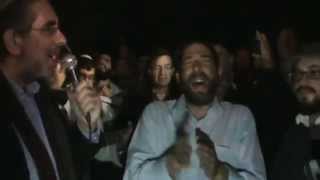 Shlomo Carlebach │HaTov הטוב │Benyamin Steinberg (הזמר והיוצר בנימין שטיינברג) - התמונה מוצגת ישירות מתוך אתר האינטרנט יוטיוב. זכויות היוצרים בתמונה שייכות ליוצרה. קישור קרדיט למקור התוכן נמצא בתוך דף הסרטון