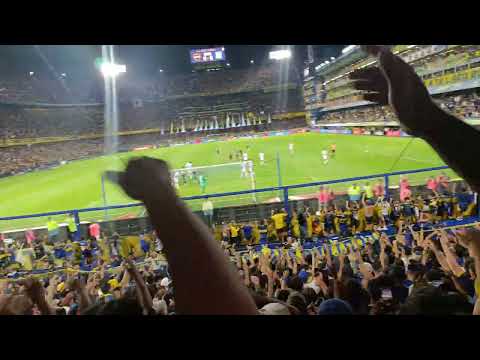 "RACING BOTÓN RACING BOTÓN " Barra: La 12 &bull; Club: Boca Juniors &bull; País: Argentina