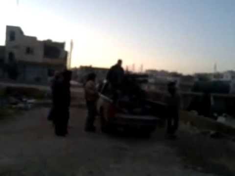 تجهيز راجمة الصواريخ لضرب كتيبة الهندسة من قبل كتيبة الناصر في ريف الرستن