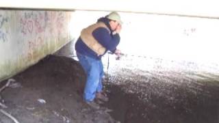 preview picture of video 'Fishing under the Hardy Road Bridge 4/9/09'