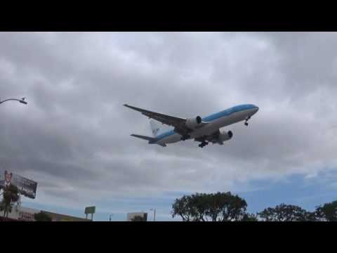 KLM Airlines Boeing 777-200 landing in Los Angeles