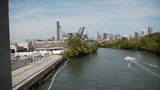 preview picture of video 'Chicago skyline, the view from East Pilsen'